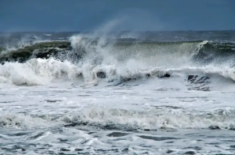 Mer fortement agitée et vagues dangereuses sur l'Atlantique et la Méditerranée à partir de vendredi (Communiqué)