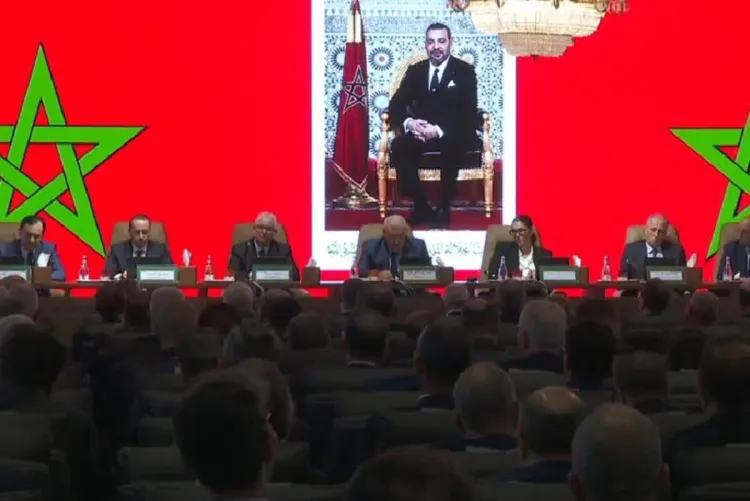 تطوان .. لقاء يجمع عددا من الوزارء والولاة والعمال لتداول السبل الكفیلة بإطلاق جیل جدید من برامج التنمیة الترابیة
