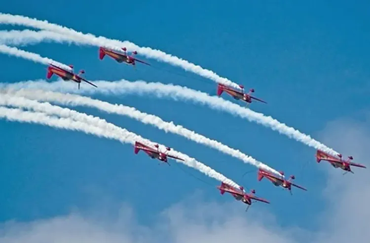 Fête de la Jeunesse : L'équipe Marche Verte émerveille le public d'Al-Hoceima par un impressionnant show aérien