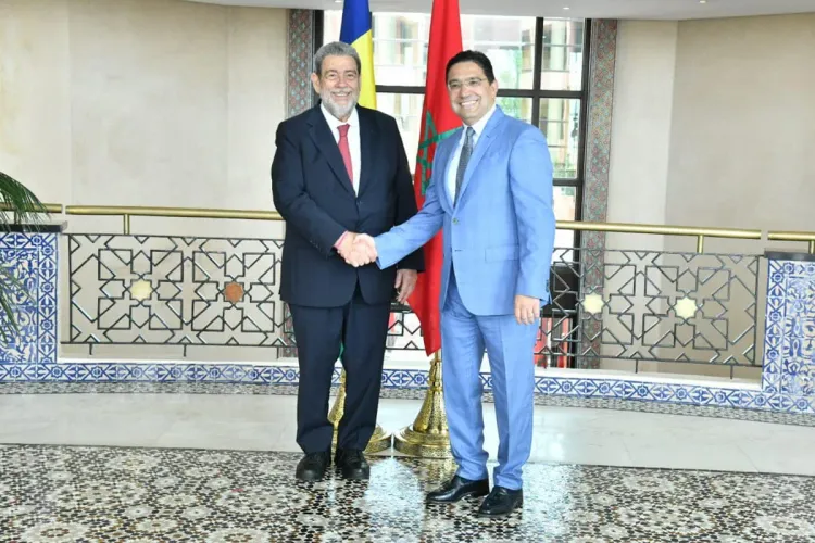 Le PM de Saint-Vincent-et-les-Grenadines salue le leadership international de Sa Majesté le Roi