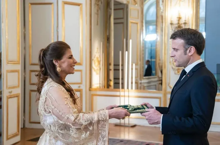L'ambassadeure de Sa Majesté le Roi à Paris présente ses lettres de créance au Président de la république française, M. Emmanuel Macron