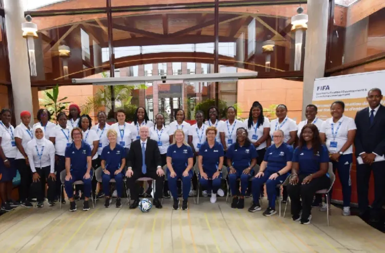 La formation d’entraîneures et le développement du football africain au centre d’une visite de M. Infantino au siège de la FIFA Afrique à Rabat