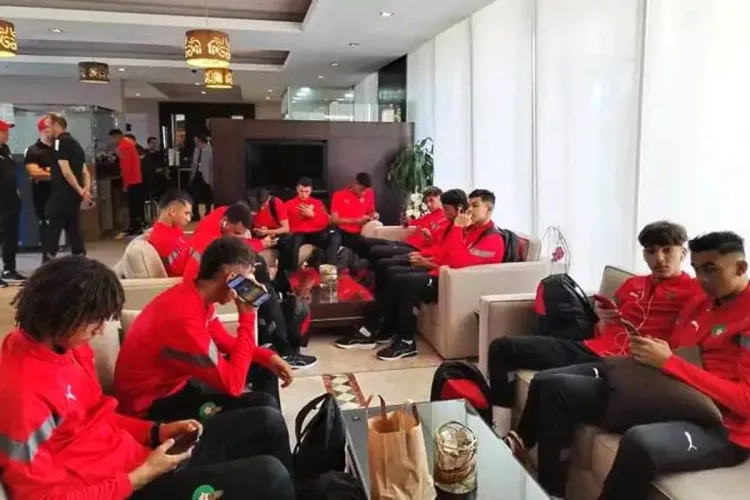 La sélection marocaine a décollé vers Constantine à bord d’un vol direct pour prendre part à la CAN U17 en Algérie