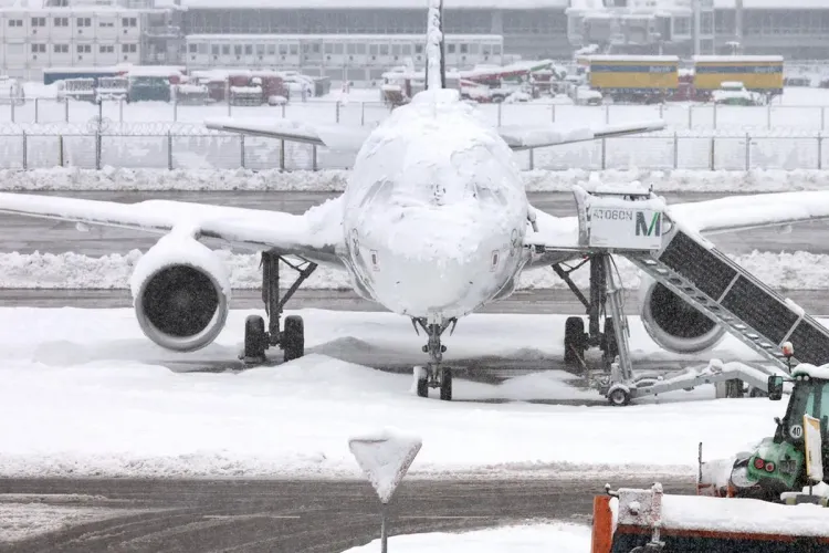 L'aéroport de Munich fermé au trafic mardi à cause des chutes de neige