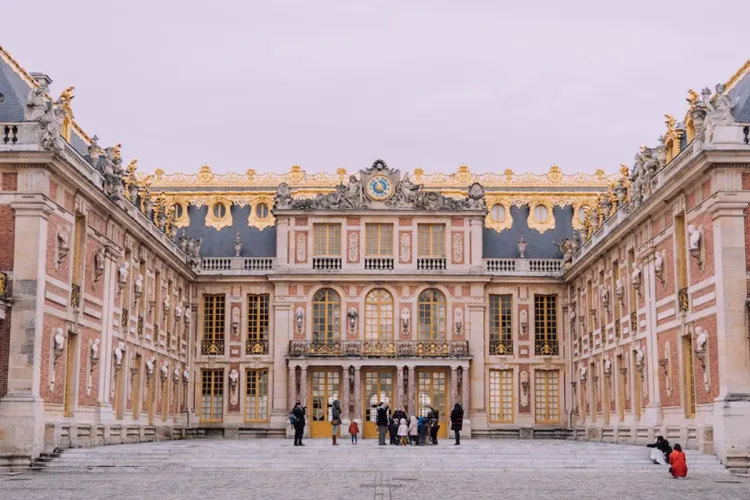 Le château de Versailles évacué, après une nouvelle alerte à la bombe