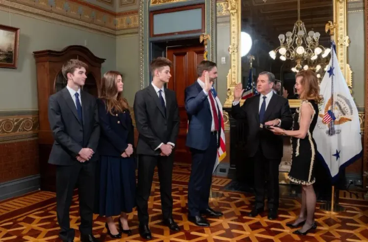 Le nouvel ambassadeur américain au Maroc prête serment devant le vice-Président des Etats-Unis J.D Vance