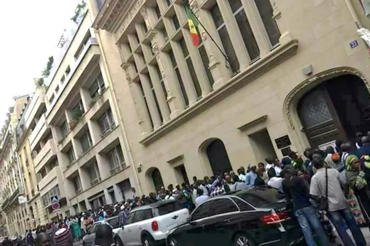 Le Sénégal ferme provisoirement ses consulats à l'étranger