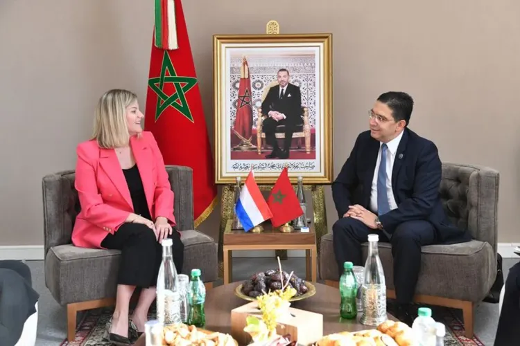 M. Bourita s'entretient à Marrakech avec la ministre du Commerce extérieur et de la coopération au développement des Pays-Bas
