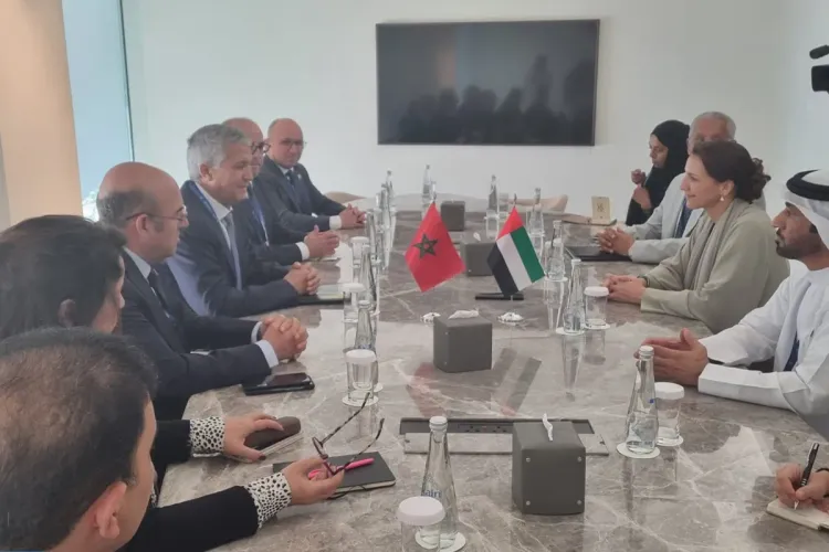 Mohamed Sadiki avec Maryam Al Meheiri