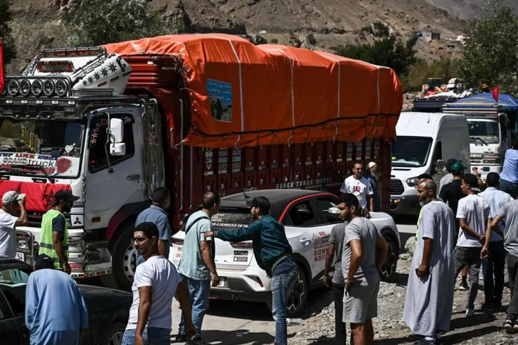 Settat: interpellation du chauffeur d’un véhicule soupçonné d’avoir détourné des produits destinés aux victimes du séisme