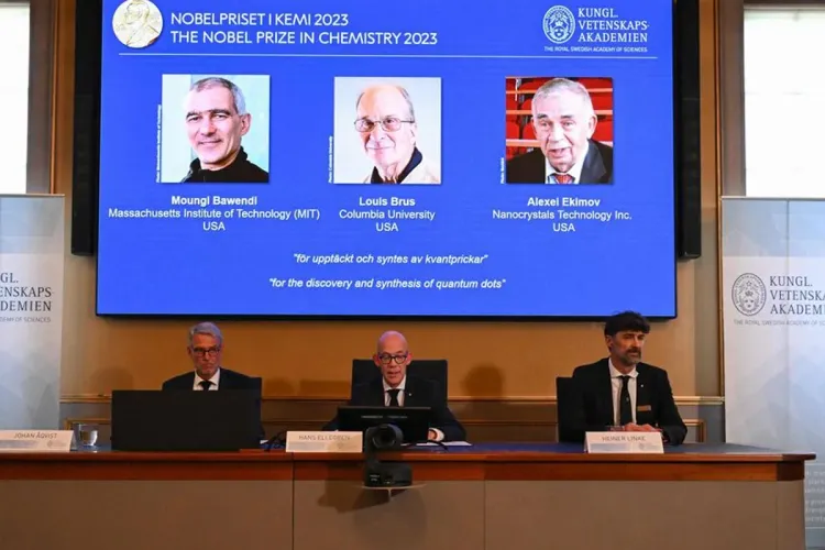 Le Nobel de chimie attribué à trois chercheurs pour leurs travaux sur les boîtes quantiques