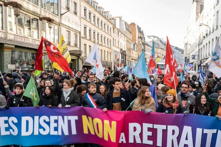 France/retraites: l'intersyndicale appelle à une (mobilisation exceptionnelle) le 1er mai