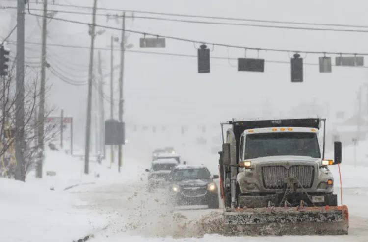 Une puissante tempête de neige