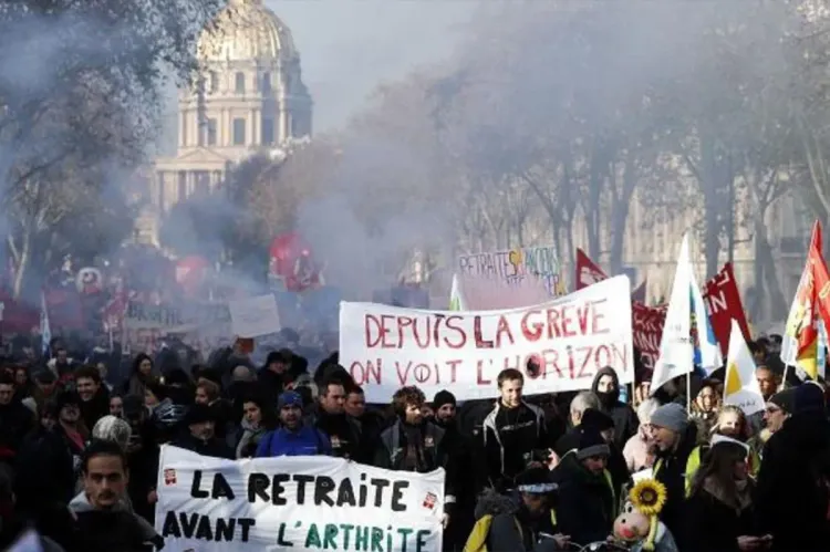 France: 200 manifestants blessés lors des manifestations du 1er Mai (Observatoire)