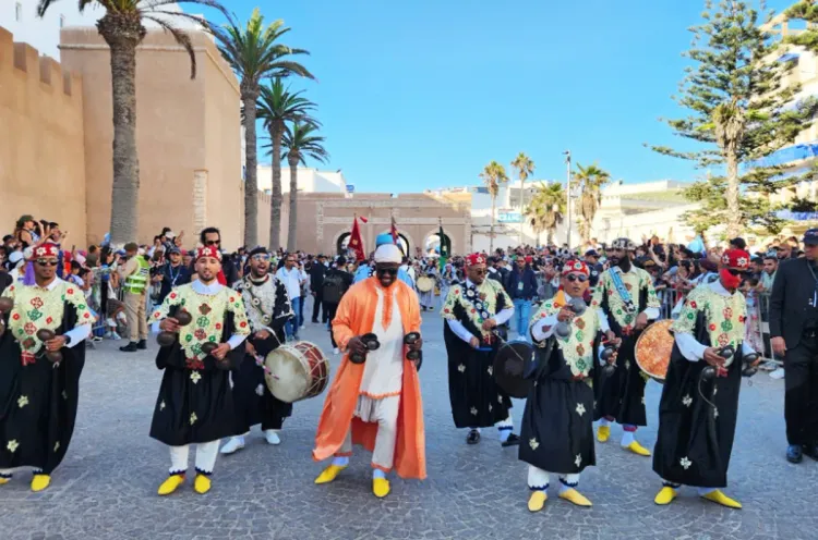 Festival Gnaoua d'Essaouira: la fusion des styles Gnaoua, Flamenco, Batucada et Zaouli, un véritable hymne au métissage culturel