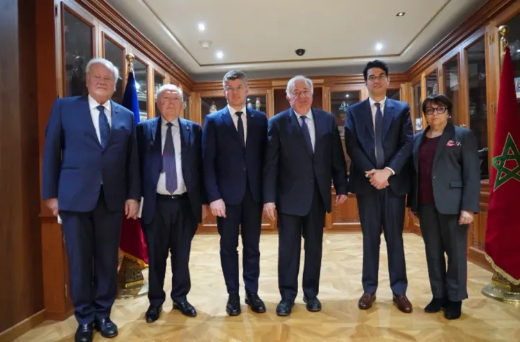 le vice-président de la Chambre des représentants s'entretient avec le président du Sénat français