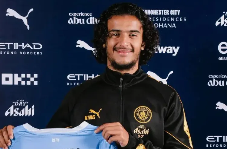 Premier League : Bouaddi, premiers pas réussis sous le maillot de Manchester City