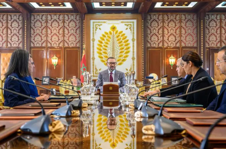 SM Le Roi préside une séance de travail consacrée au secteur de l'habitat et de l'urbanismeune