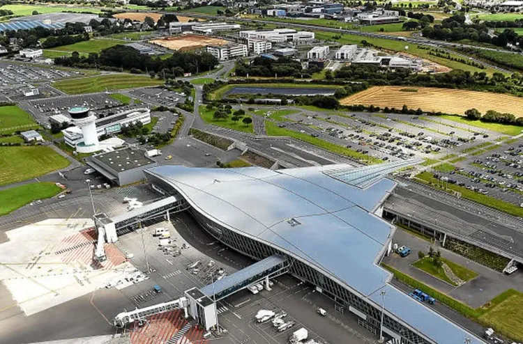 France : L'aéroport de Brest, touché par la foudre, annule tous ses vols