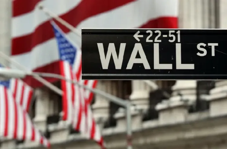 Wall Street ouvre en légère hausse, soutenue par le repli du pétrole